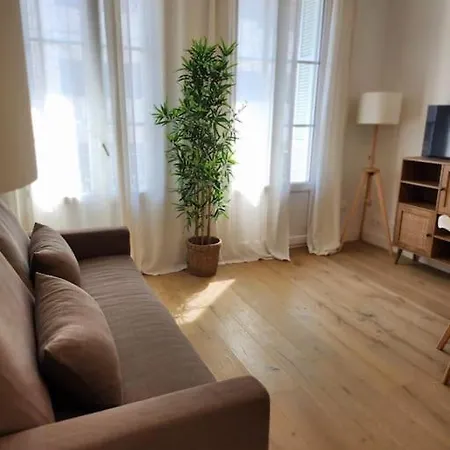 Fac St Jean D'angely Apartament Nicea